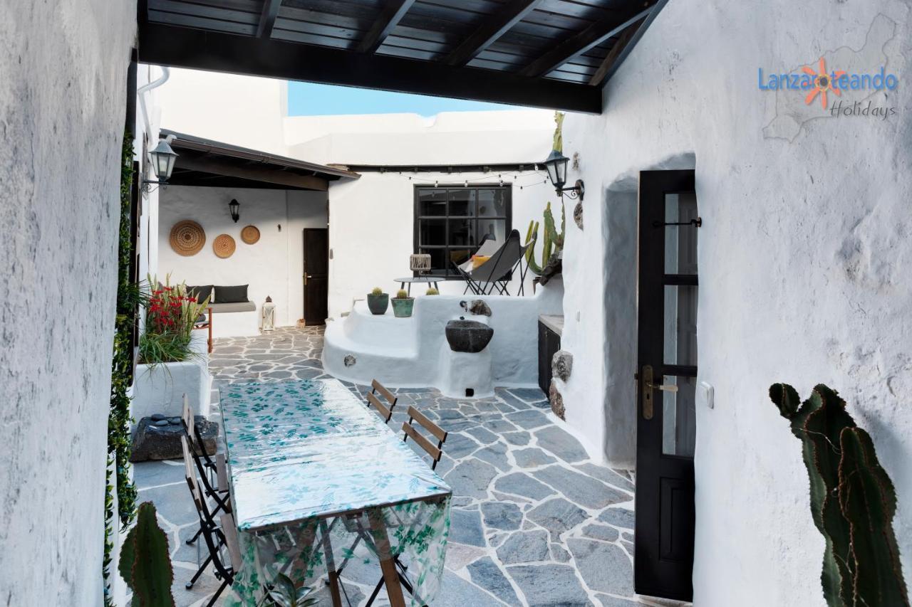 Vivienda Vacacional El Patio De Franky Тегисе Экстерьер фото